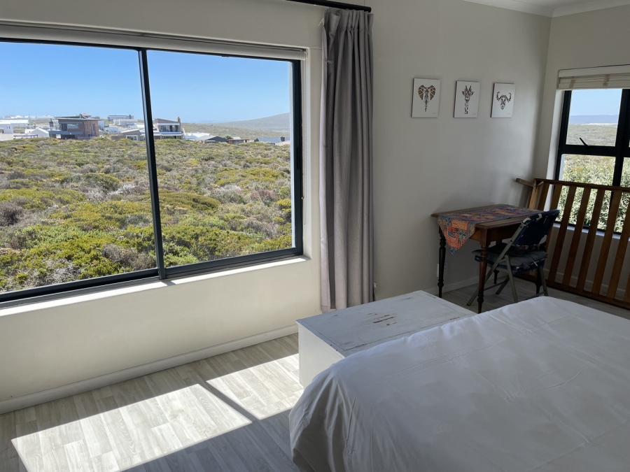 4 Bedroom Property for Sale in Pearl Bay Western Cape